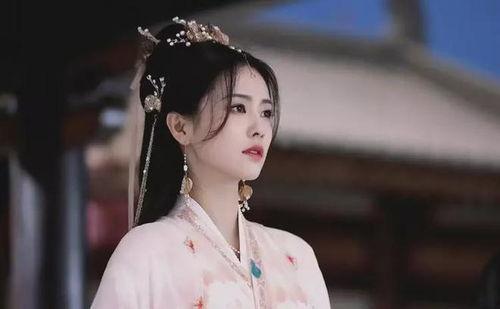 白鹿娱乐圈吃瓜直播,揭秘明星幕后故事,直播带你吃瓜不停歇